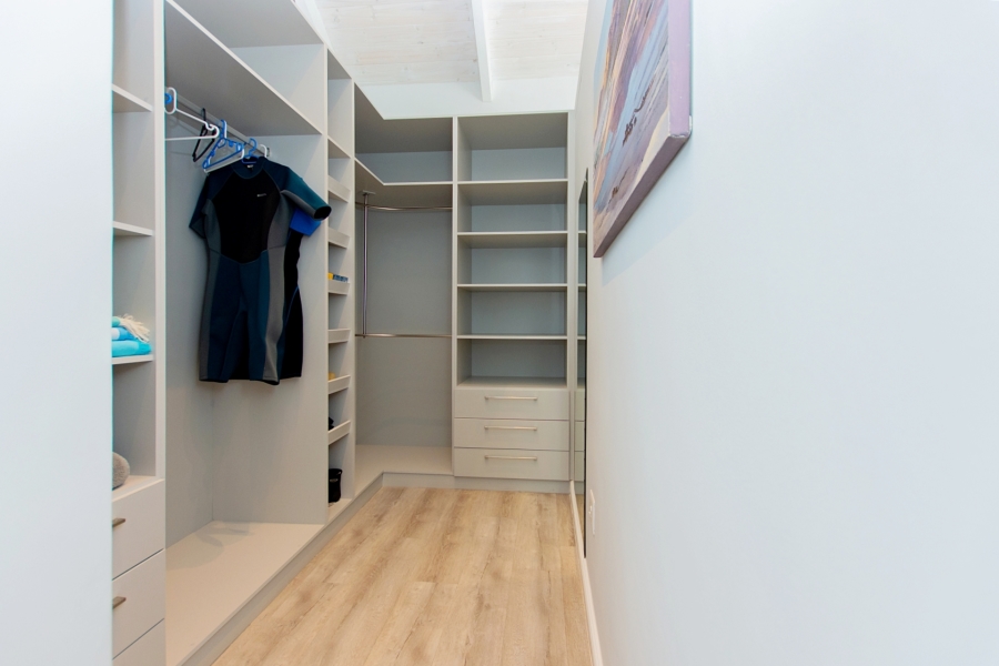 5 Bedroom Property for Sale in Calypso Beach Western Cape